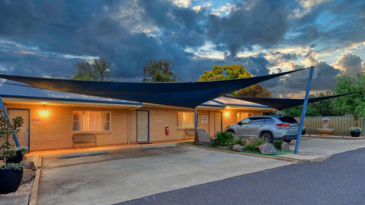 Edward Parry Motel And Apartments Tamworth Eksteriør billede
