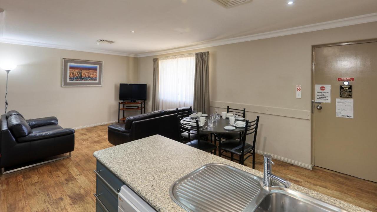 Edward Parry Motel And Apartments Tamworth Eksteriør billede
