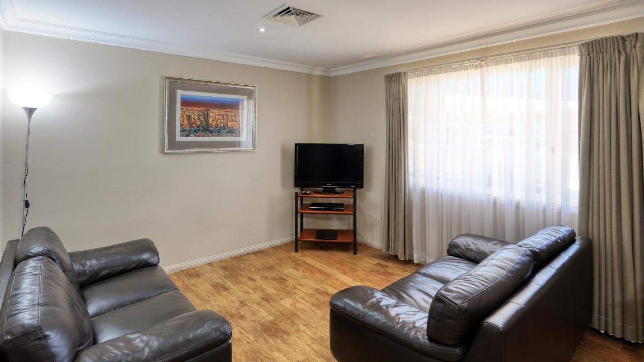 Edward Parry Motel And Apartments Tamworth Eksteriør billede