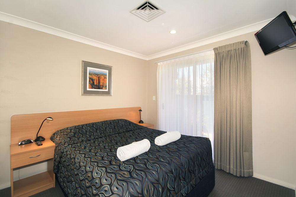 Edward Parry Motel And Apartments Tamworth Eksteriør billede