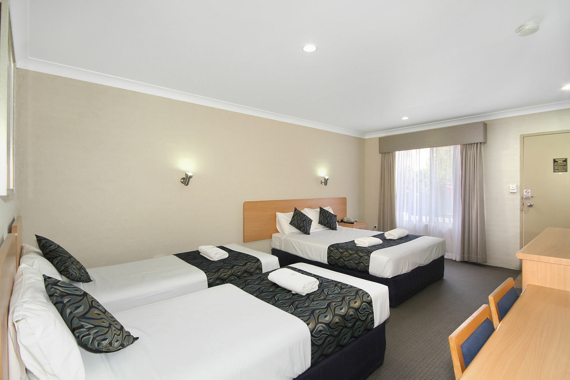 Edward Parry Motel And Apartments Tamworth Eksteriør billede
